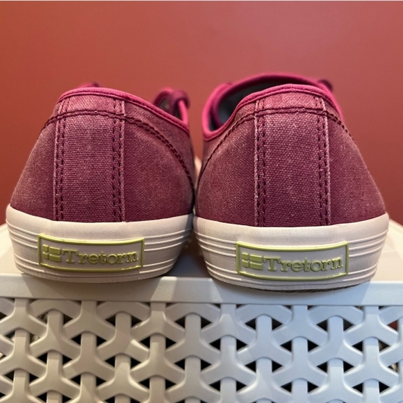 Tretorn Tournament Magenta Canvis Sneakers EUC - Picture 4 of 8